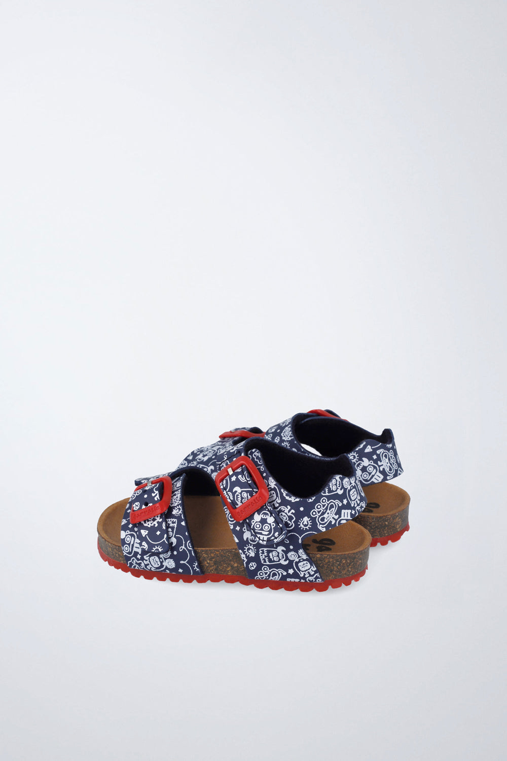 Zapato Garvalín respetuoso en azul marino con cierre de hebilla y diseño ergonómico.