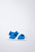 Sandalia Ducky ligera en azul y blanco