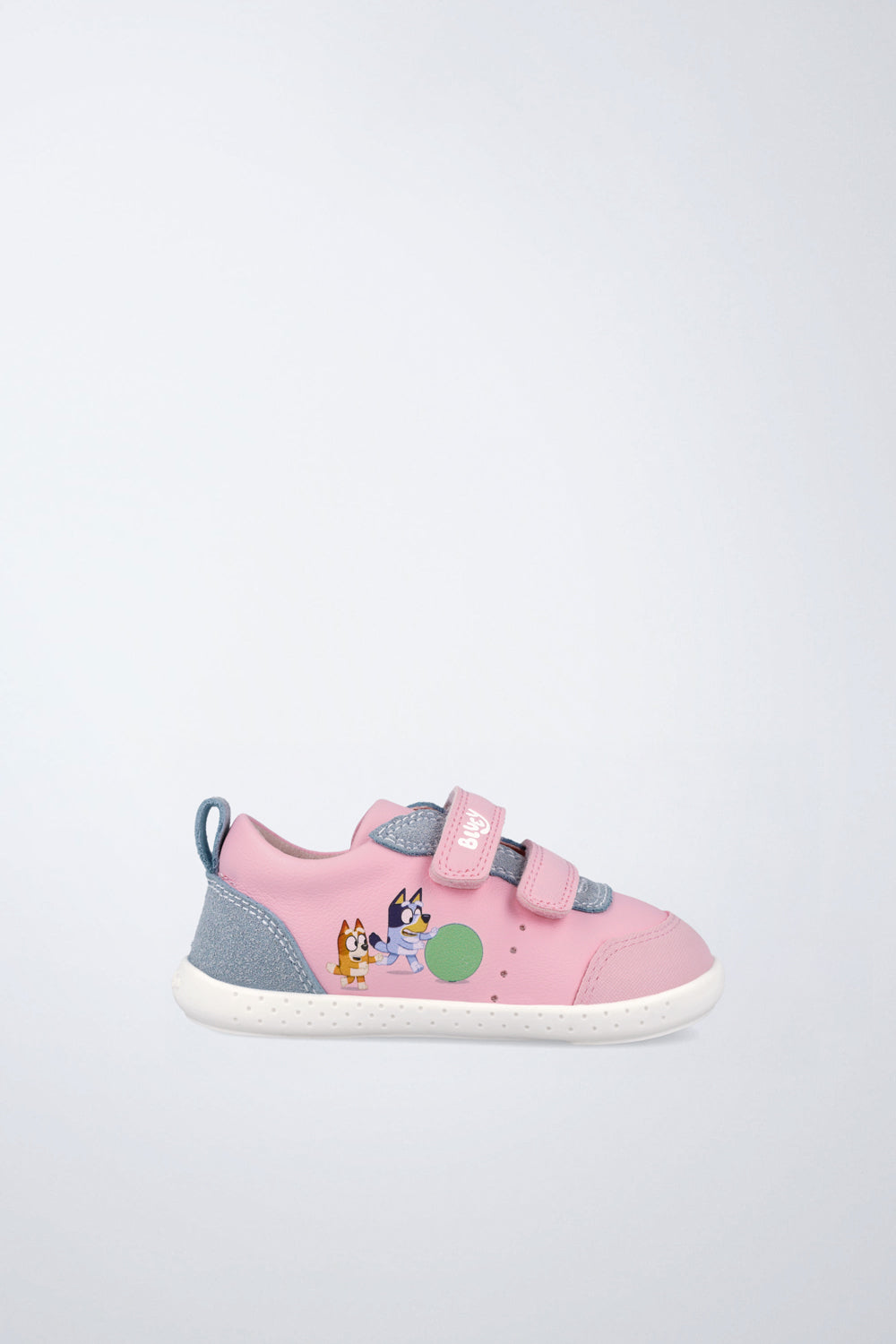 Zapatos escolares Garvalín barefoot en rosa con cierre de contacto y estabilidad.