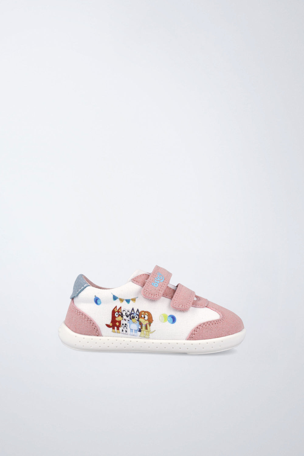 Zapatos escolares Garvalín barefoot en blanco y rosa con cierre de contacto y desarrollo saludable del pie.