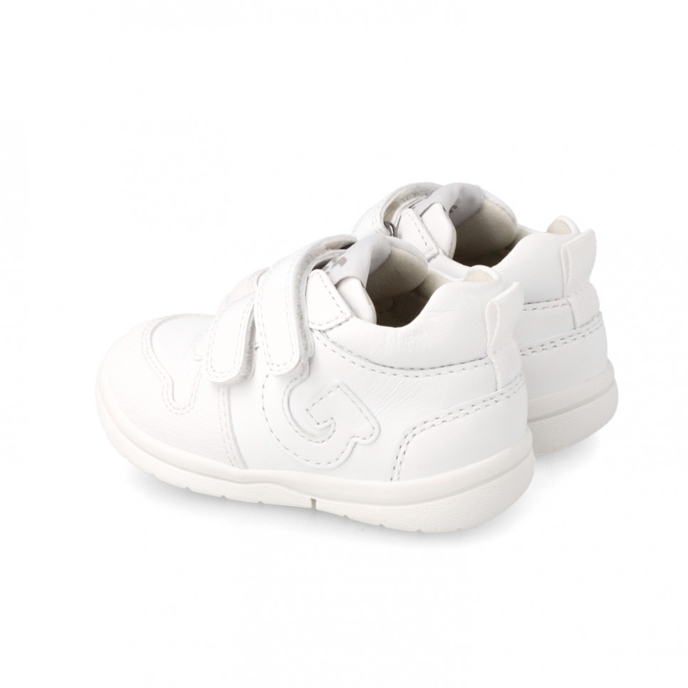LEATHER SNEAKERS 221310-C