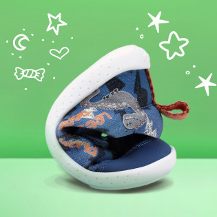 Soft canvas sneakers for children 242350-A